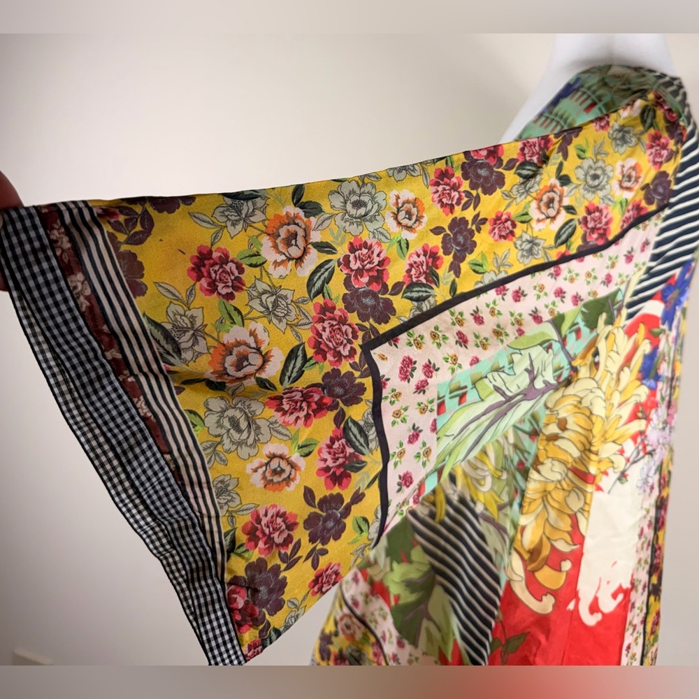 Johnny Was Multicolor Floral V-Neck Silk Tunic, Size Small, NWOT - Picture 6 of 13